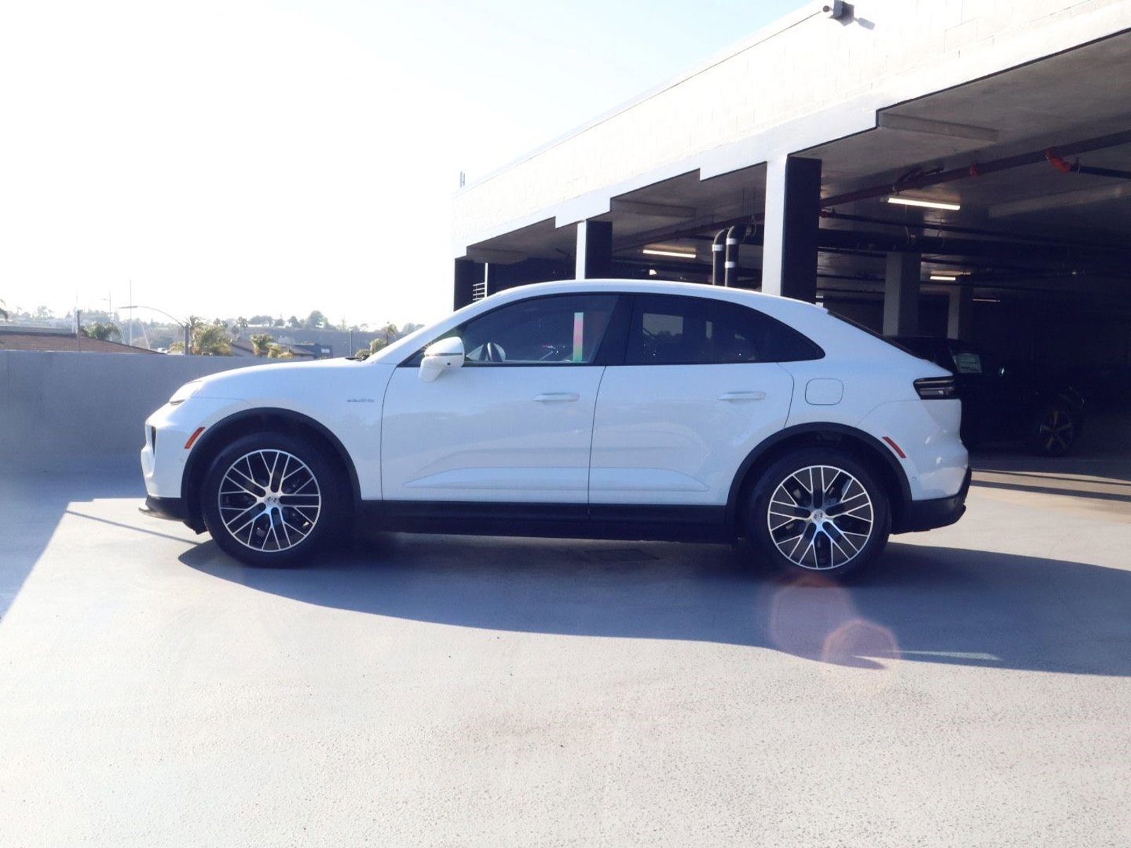 New 2026 Porsche Macan 4 Electric AWD/4WD image 2