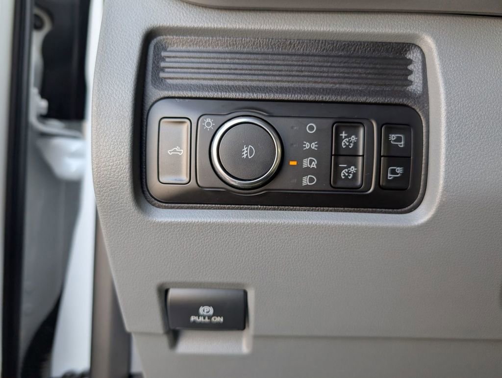 Used 2025 Ford F450 XLT w/ FX4 Off-Road Package image 37