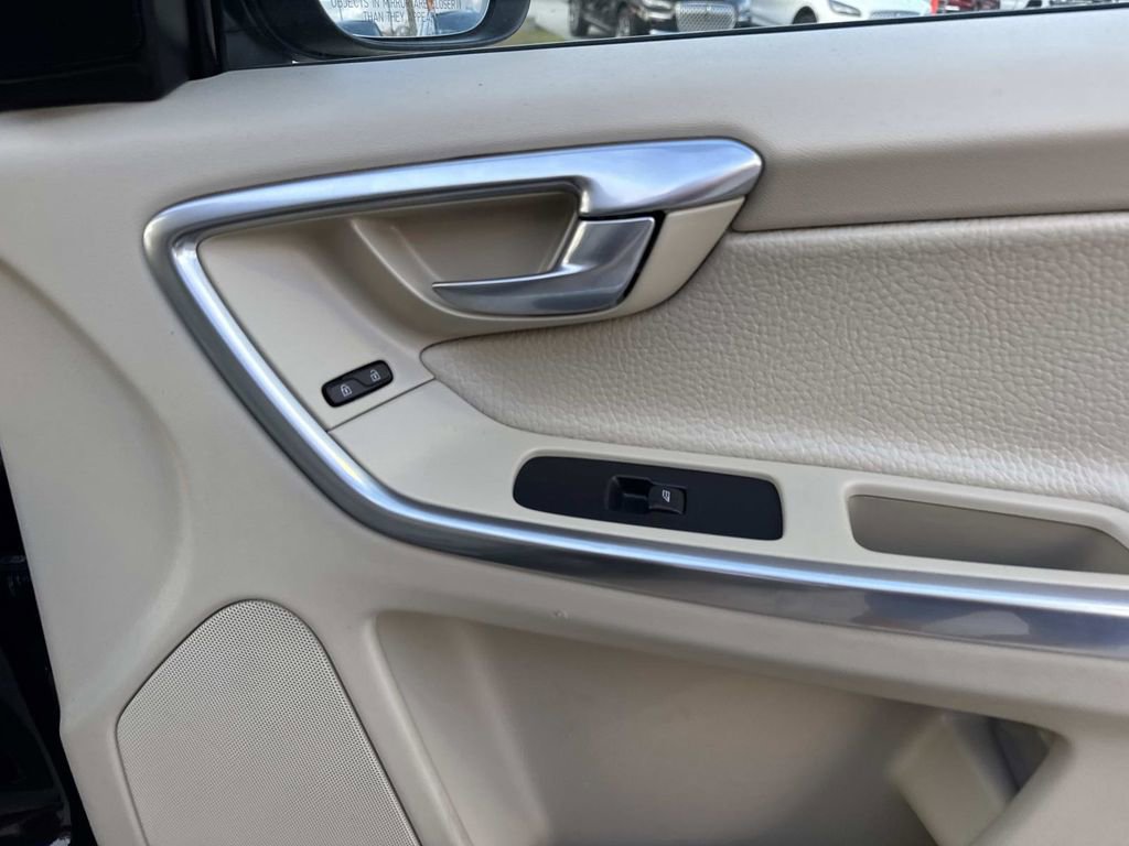 Used 2012 Volvo XC60 T6 image 15