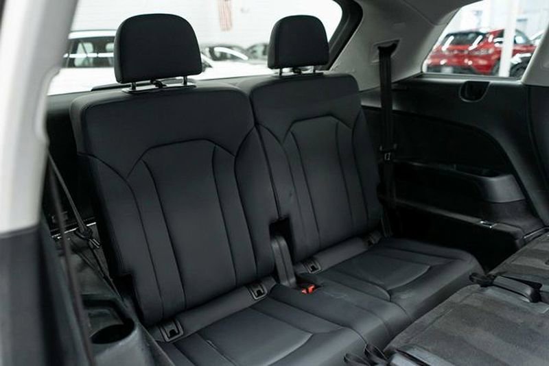 Used 2023 Audi Q7 3.0T Premium image 12