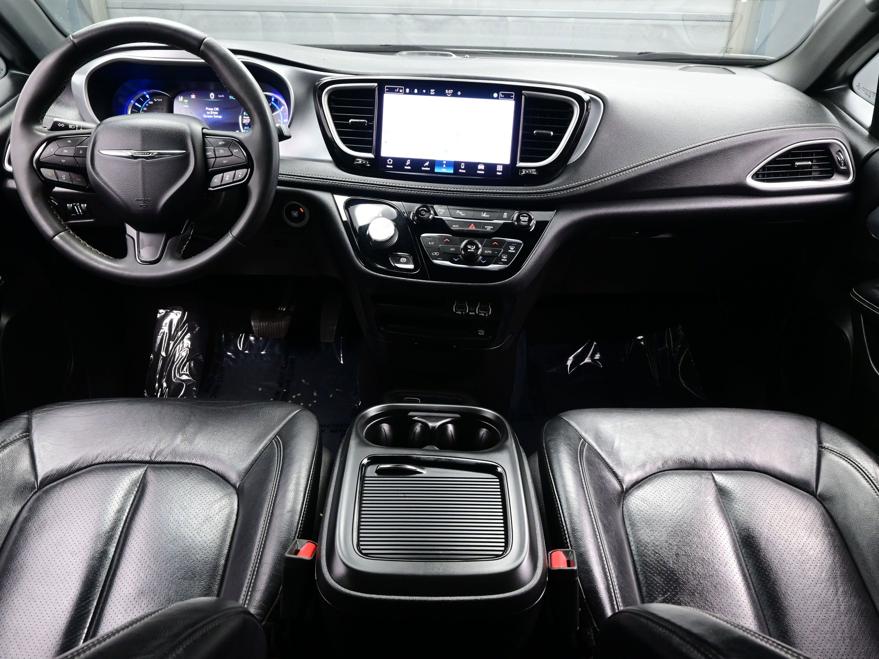 Used 2022 Chrysler Pacifica Touring-L w/ Uconnect Theater Family Group image 18