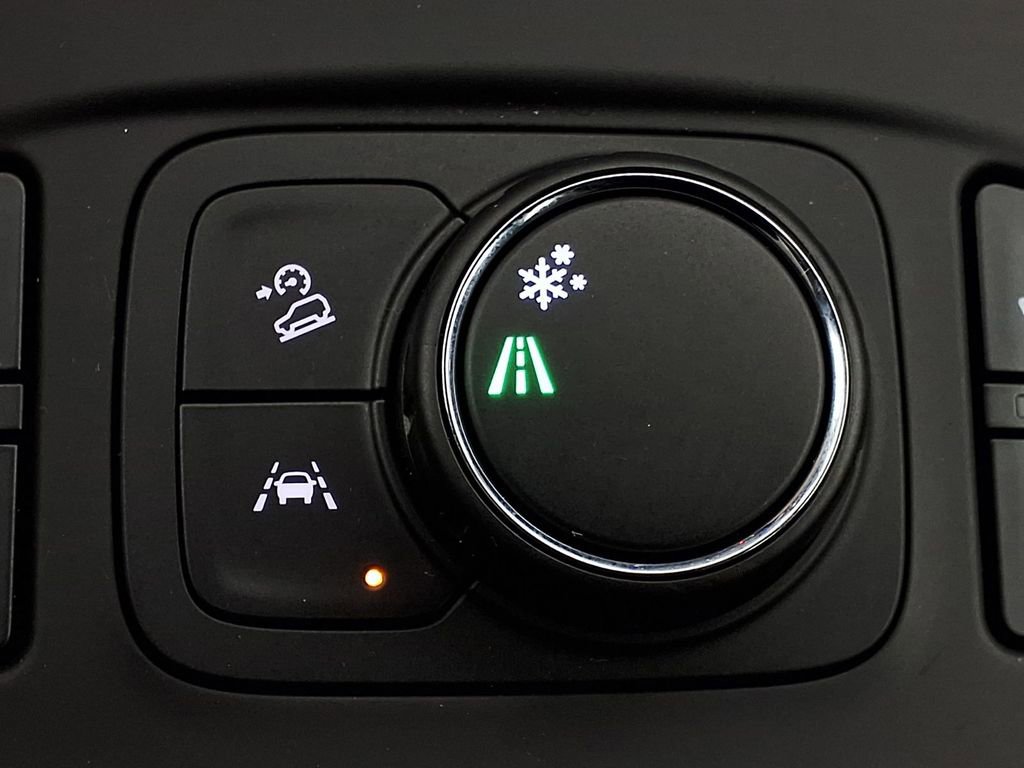 Used 2024 GMC Terrain SLE w/ Driver Convenience Package FWD image 21
