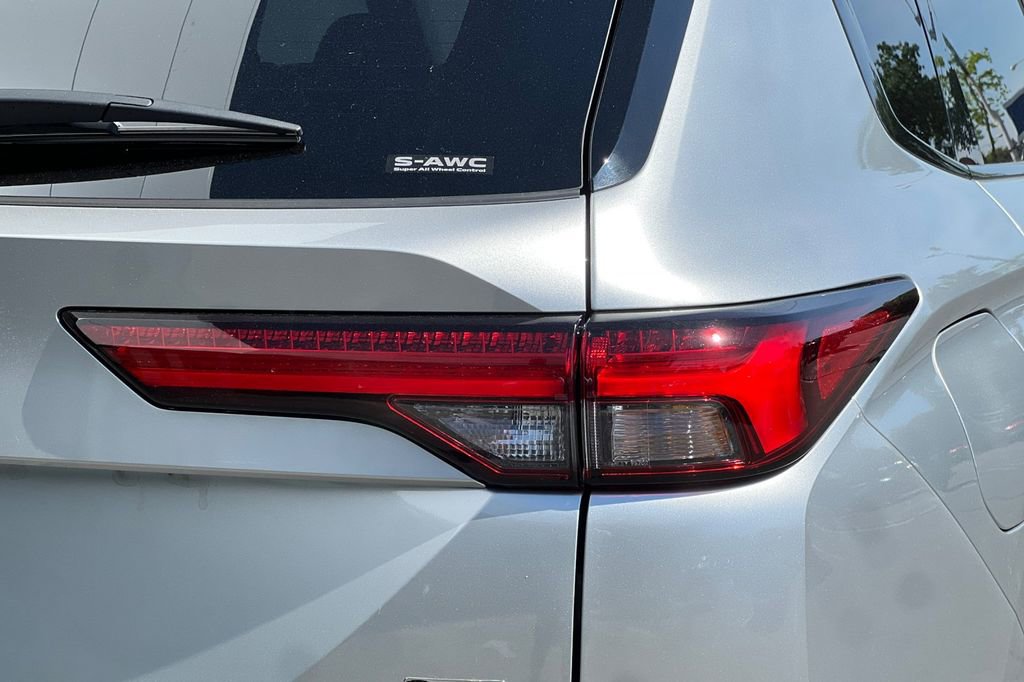 New 2025 Mitsubishi Outlander SEL Black Edition image 27