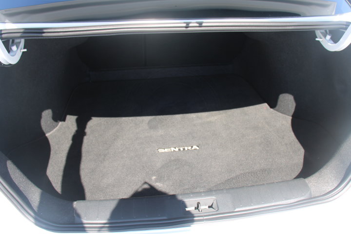 Used 2025 Nissan Sentra SV FWD image 14