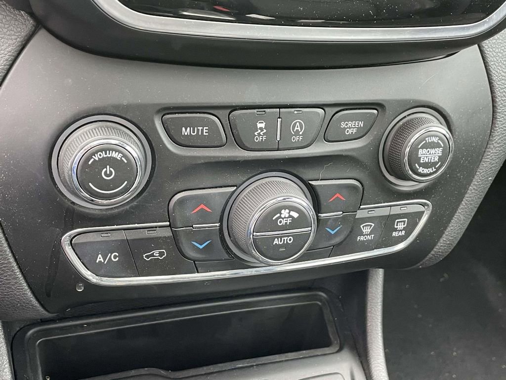 Used 2021 Jeep Cherokee High Altitude image 28