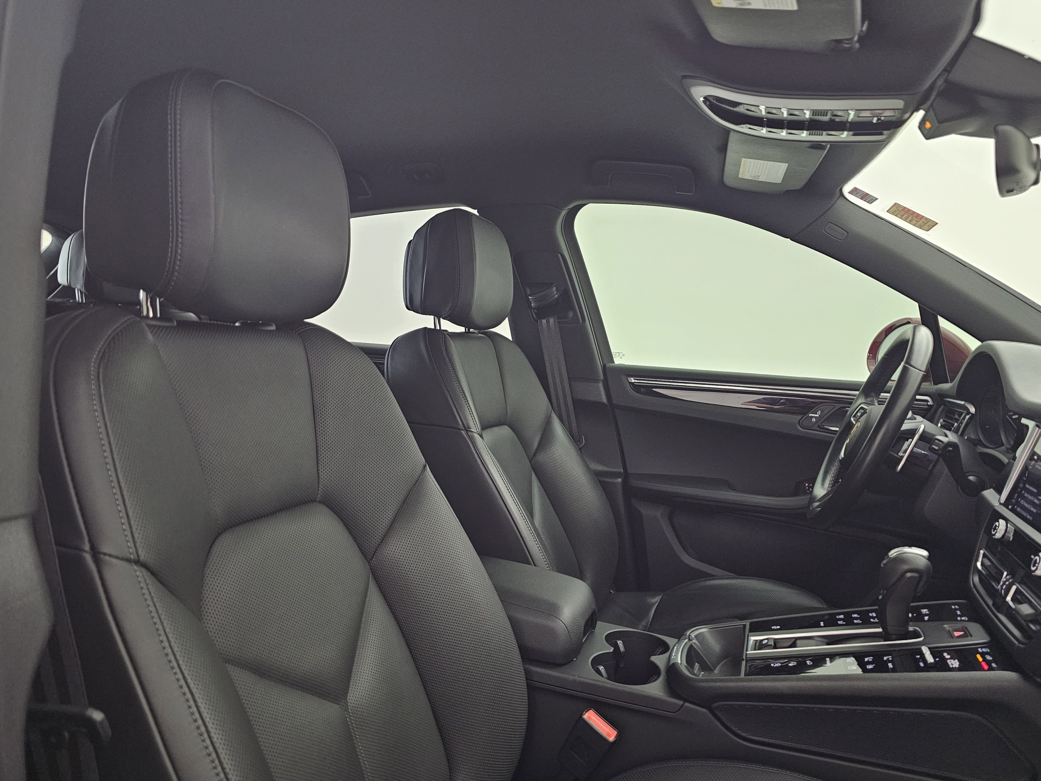 Used 2022 Porsche Macan image 14