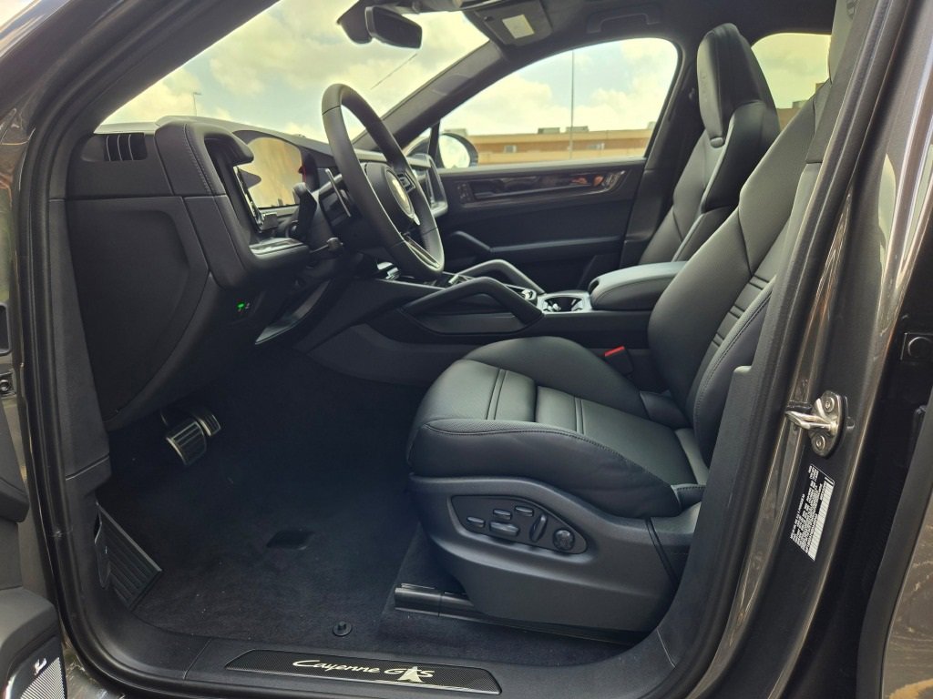 New 2025 Porsche Cayenne GTS image 19