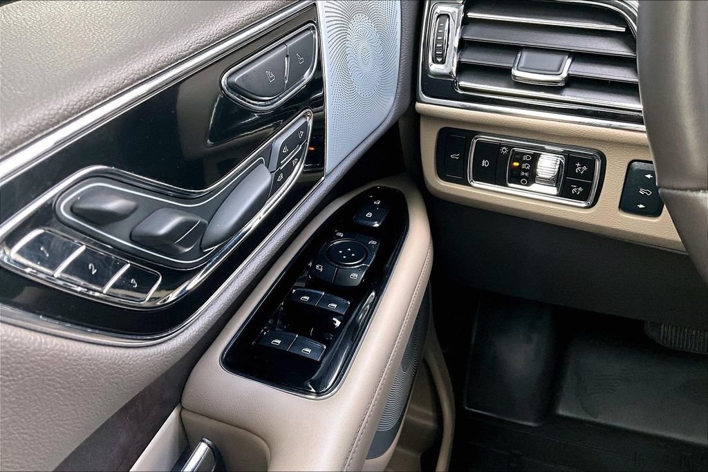 Used 2024 Lincoln Navigator Reserve AWD/4WD image 37