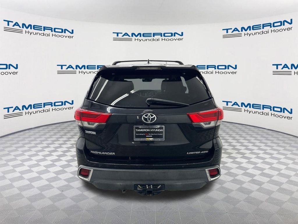 Used 2018 Toyota Highlander Limited Platinum AWD/4WD image 4