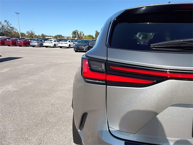 New 2026 Lexus NX 450h+ NX 450h+ Luxury image 10