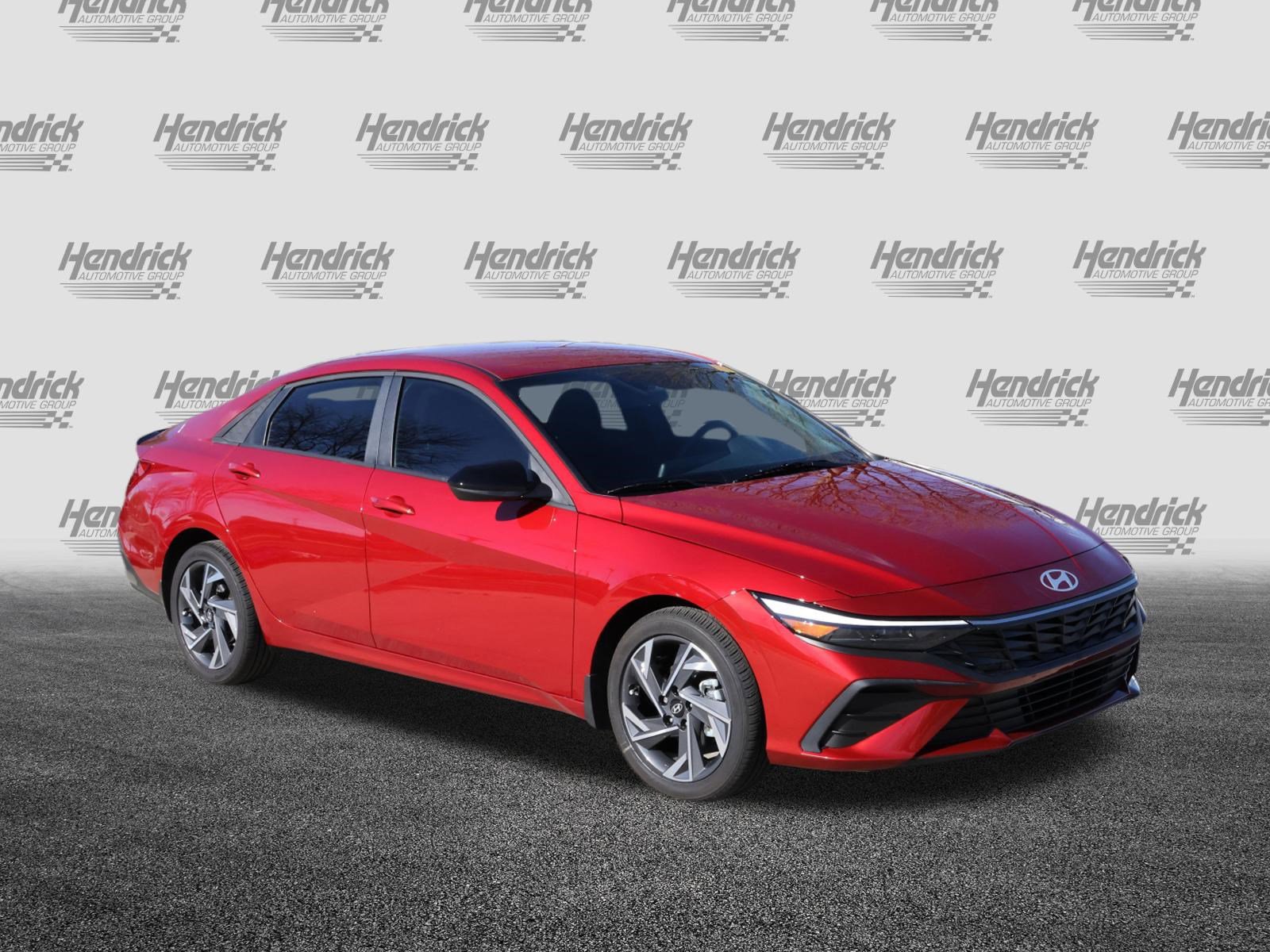 Used 2025 Hyundai Elantra Sport image 2