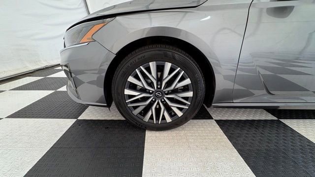 Used 2025 Nissan Altima 2.5 SV image 9