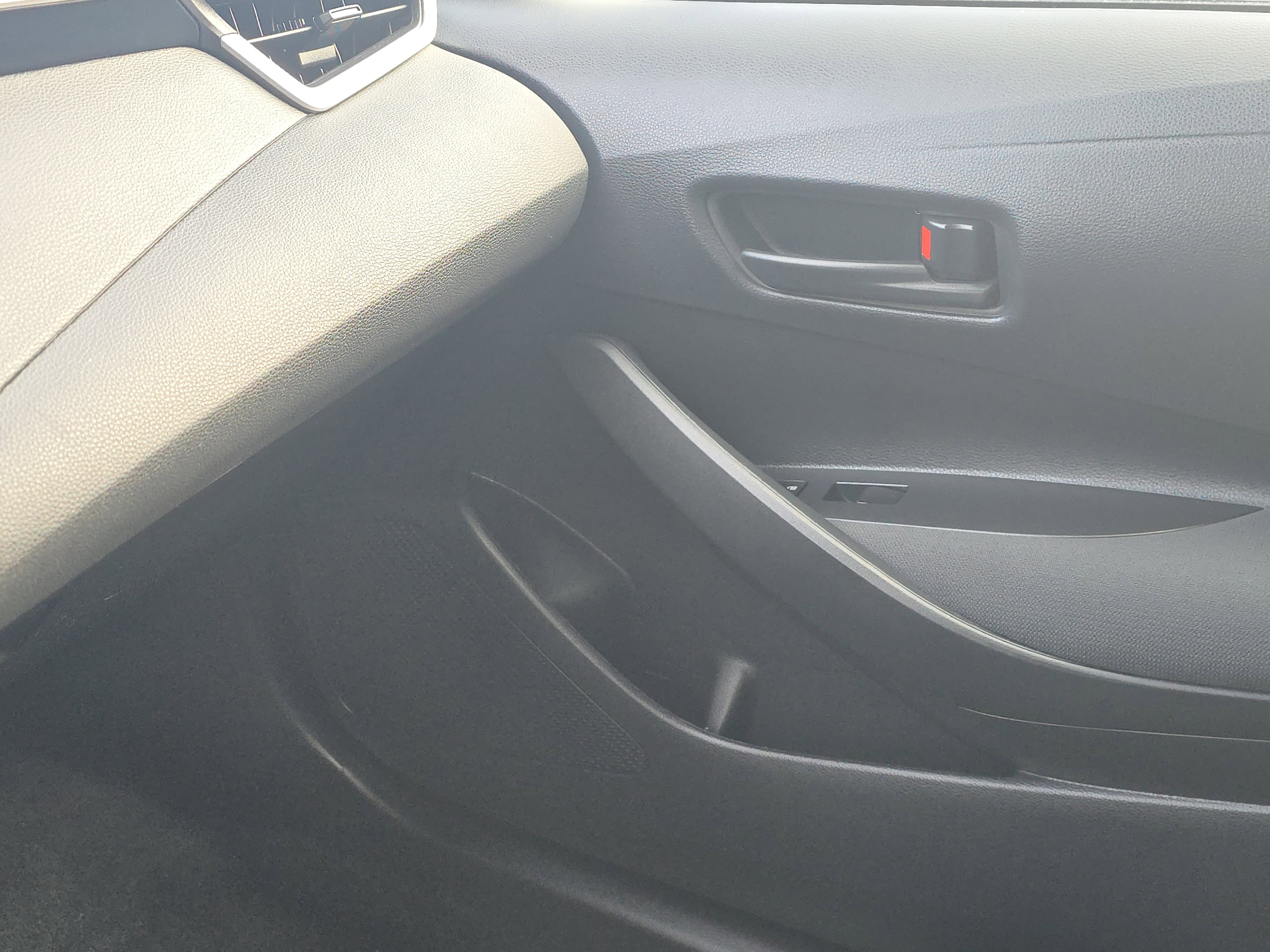 Used 2024 Toyota Corolla LE image 23