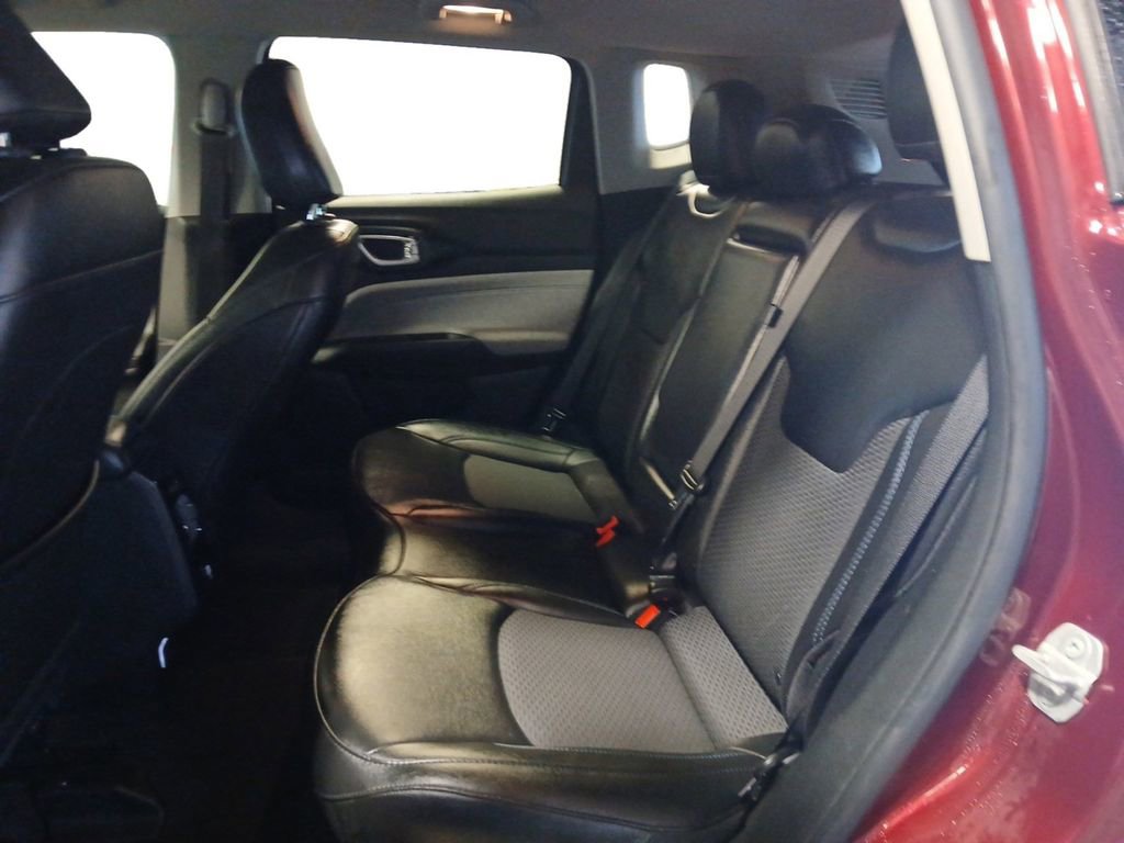 Used 2022 Jeep Compass Latitude FWD image 13