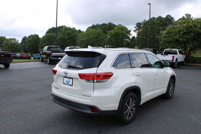 Used 2018 Toyota Highlander XLE AWD/4WD image 21