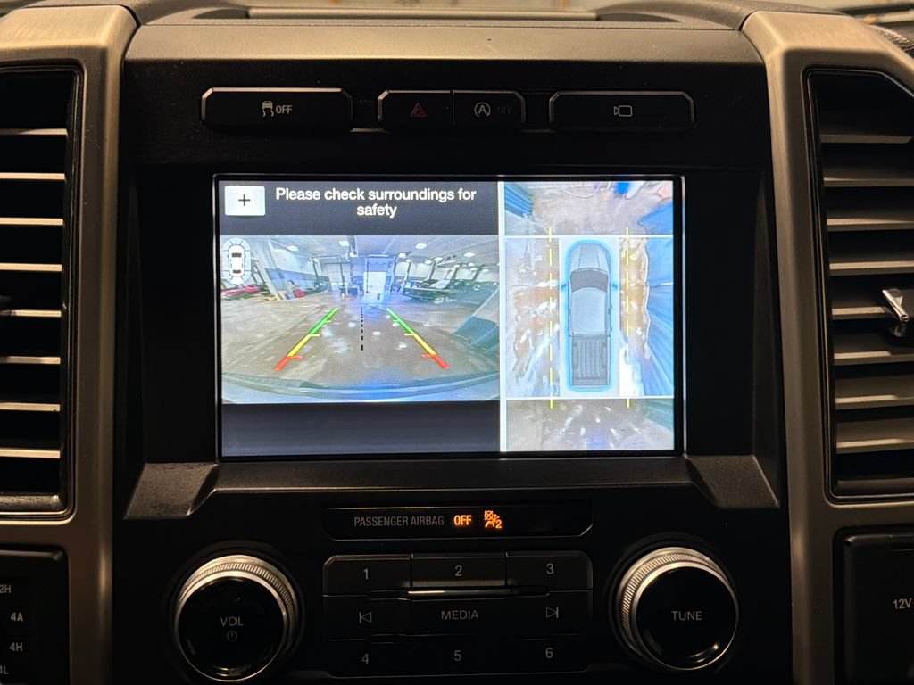 Used 2017 Ford F150 Platinum w/ Equipment Group 701A Luxury AWD/4WD image 9