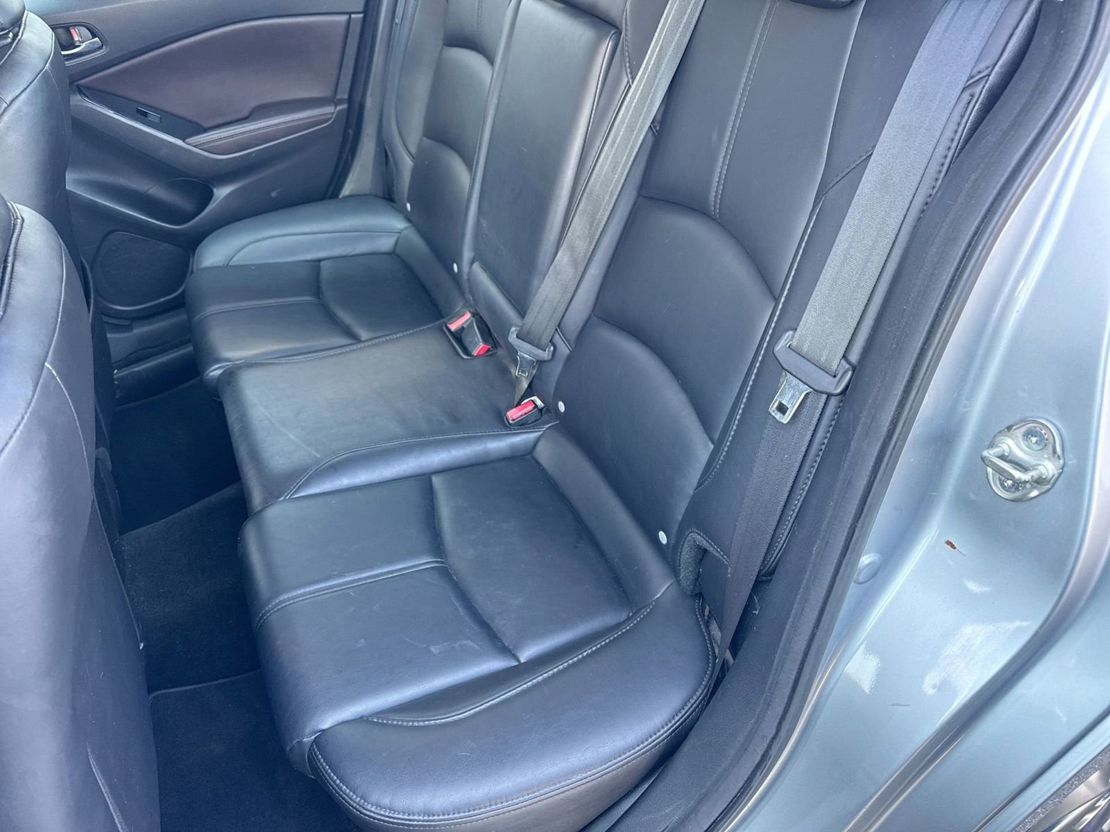 Used 2018 MAZDA MAZDA3 Touring image 18