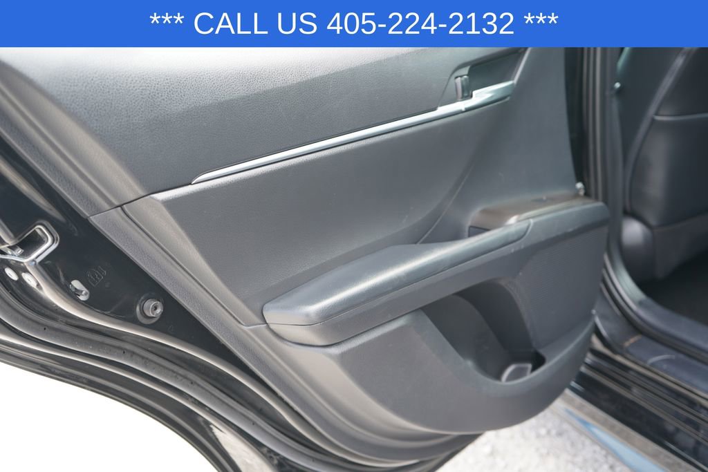 Used 2021 Toyota Camry SE image 26