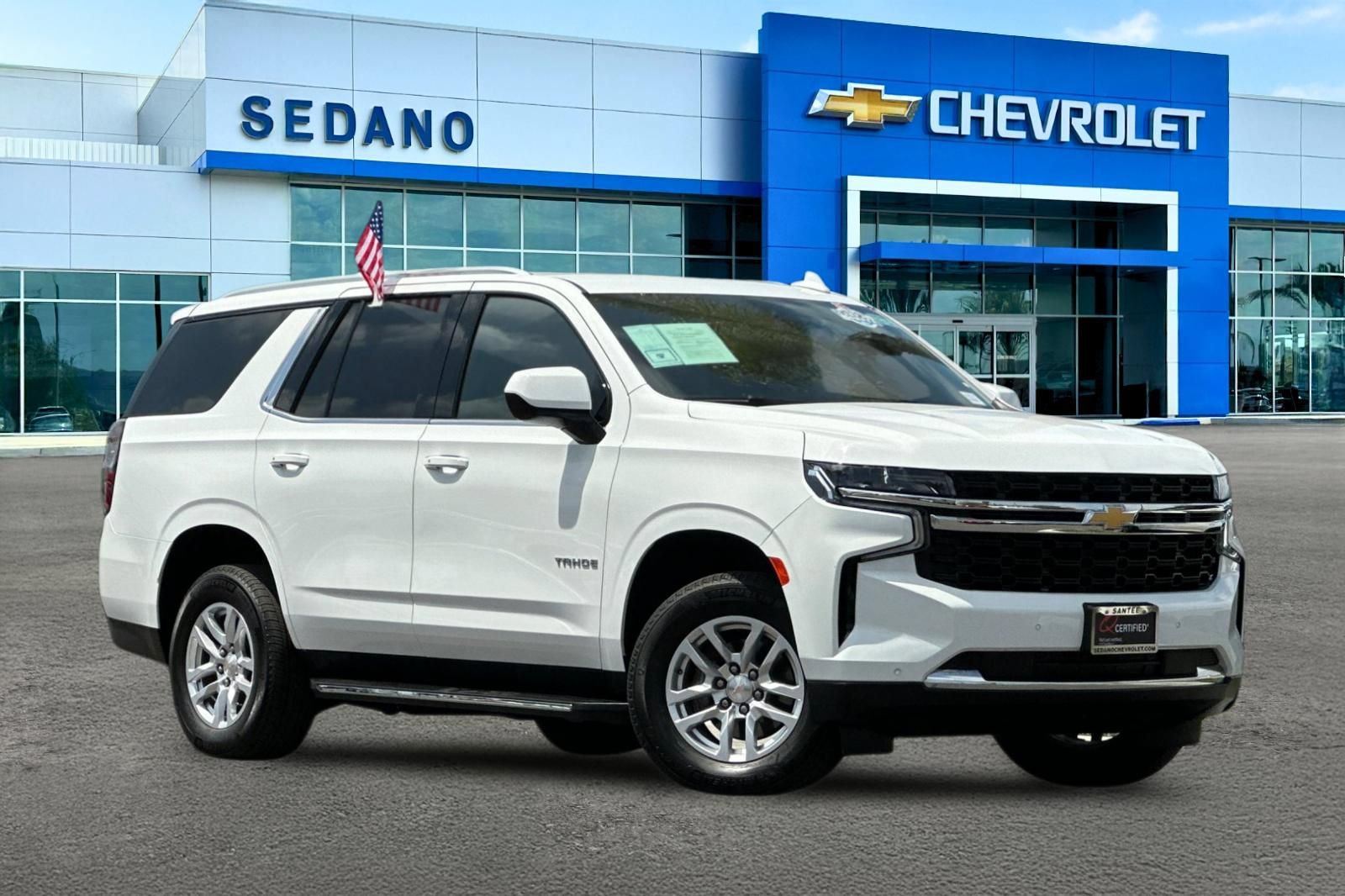 Used 2024 Chevrolet Tahoe LS RWD image 2
