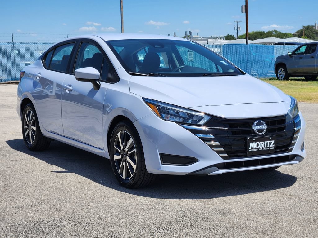 Used 2025 Nissan Versa SV FWD image 3