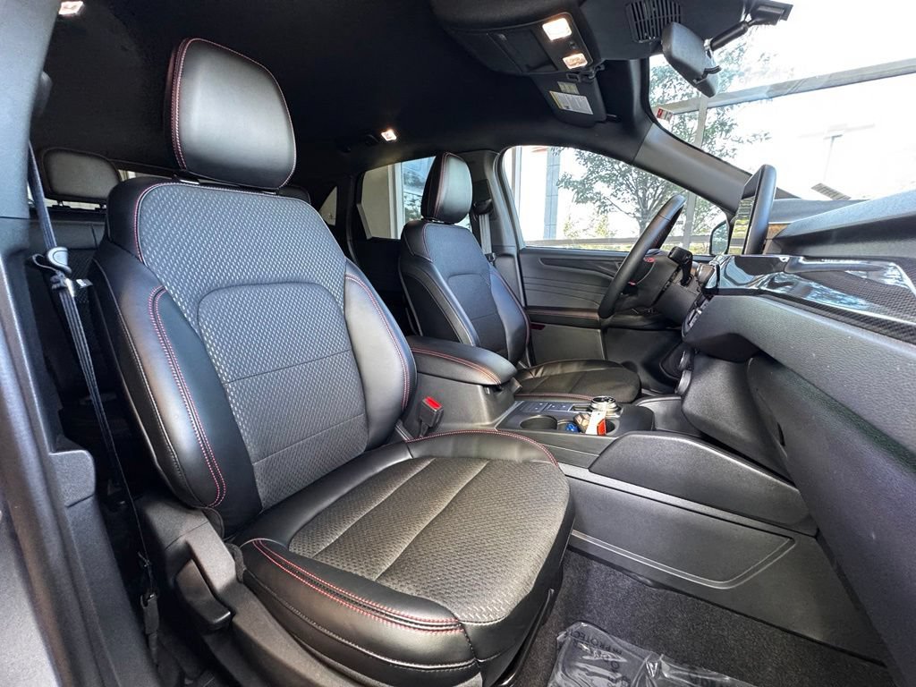 Used 2026 Ford Escape ST-Line AWD/4WD image 46