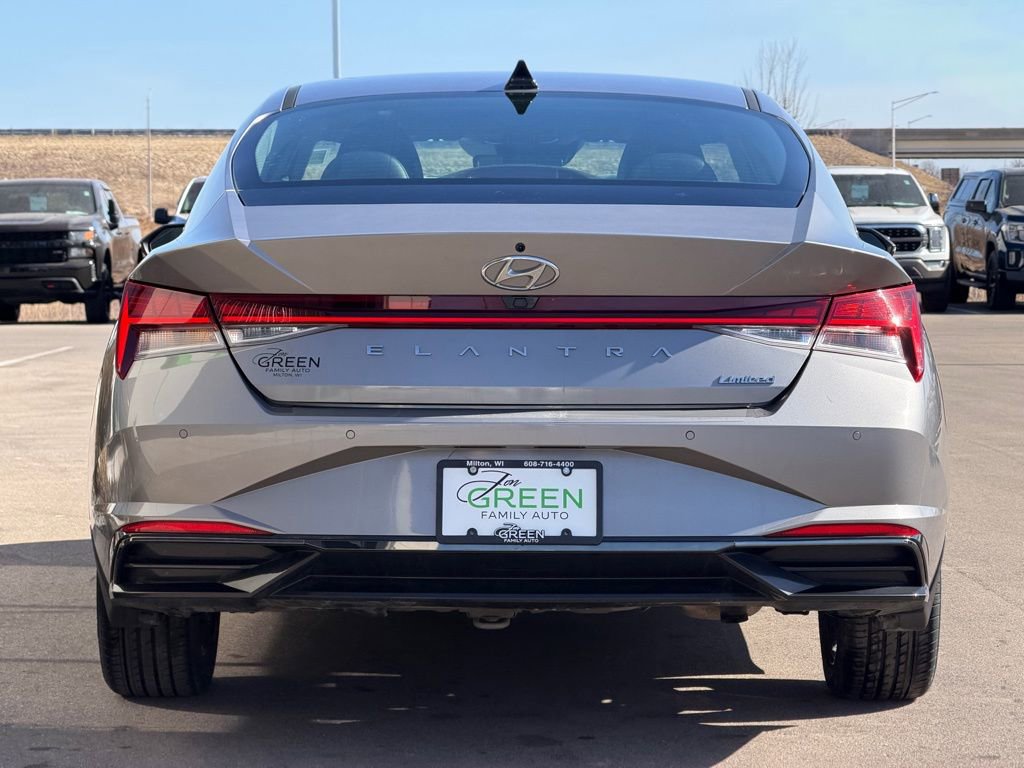 Used 2023 Hyundai Elantra Limited image 8
