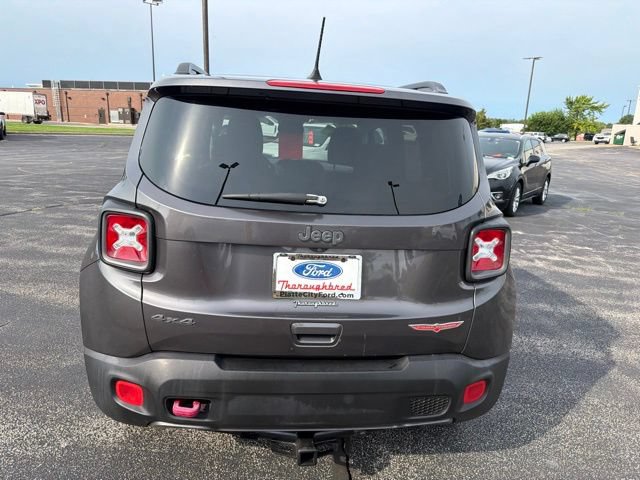 Used 2018 Jeep Renegade Trailhawk w/ Popular Equipment Group AWD/4WD image 4