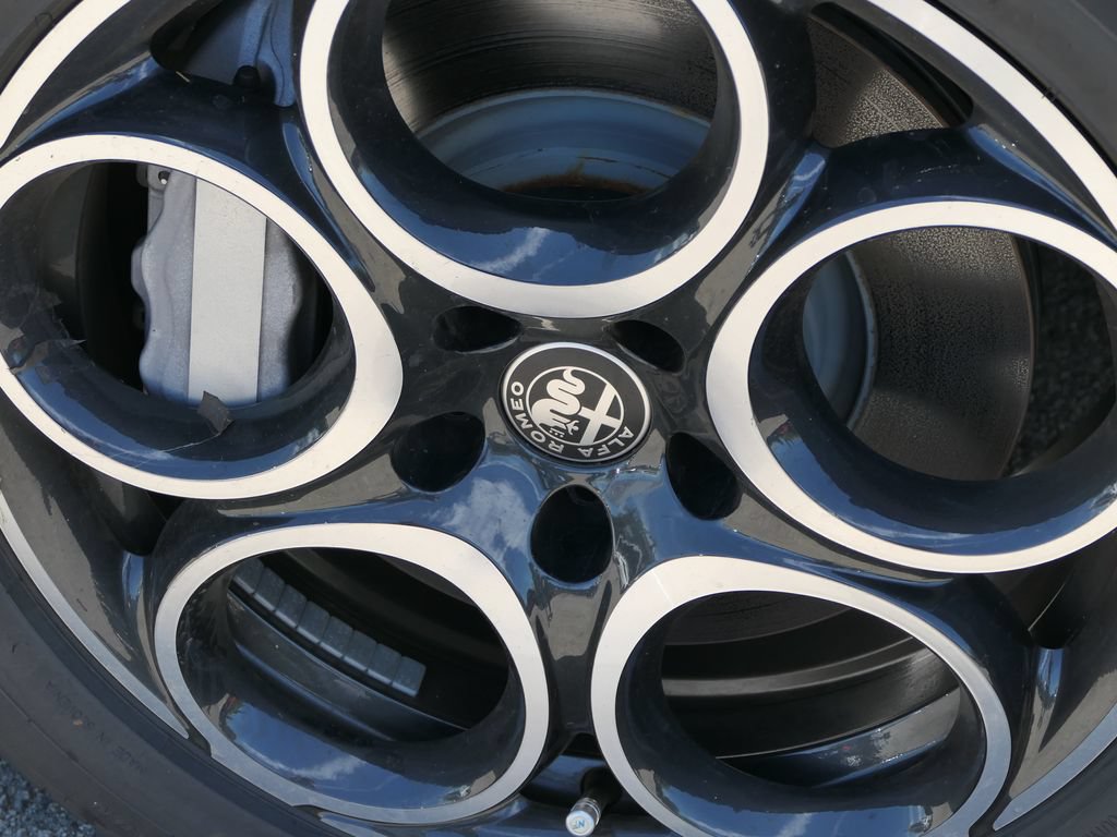 Used 2025 Alfa Romeo Tonale AWD/4WD image 9