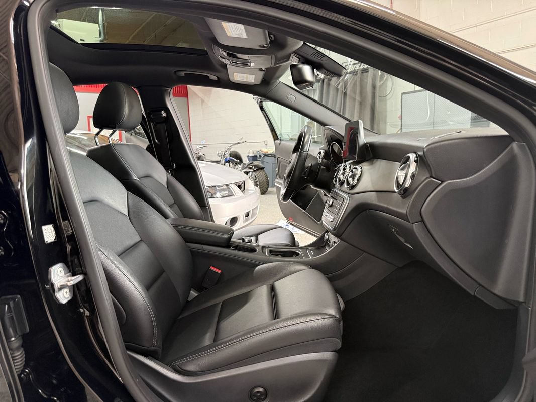 Used 2019 Mercedes-Benz GLA 250 4MATIC image 16