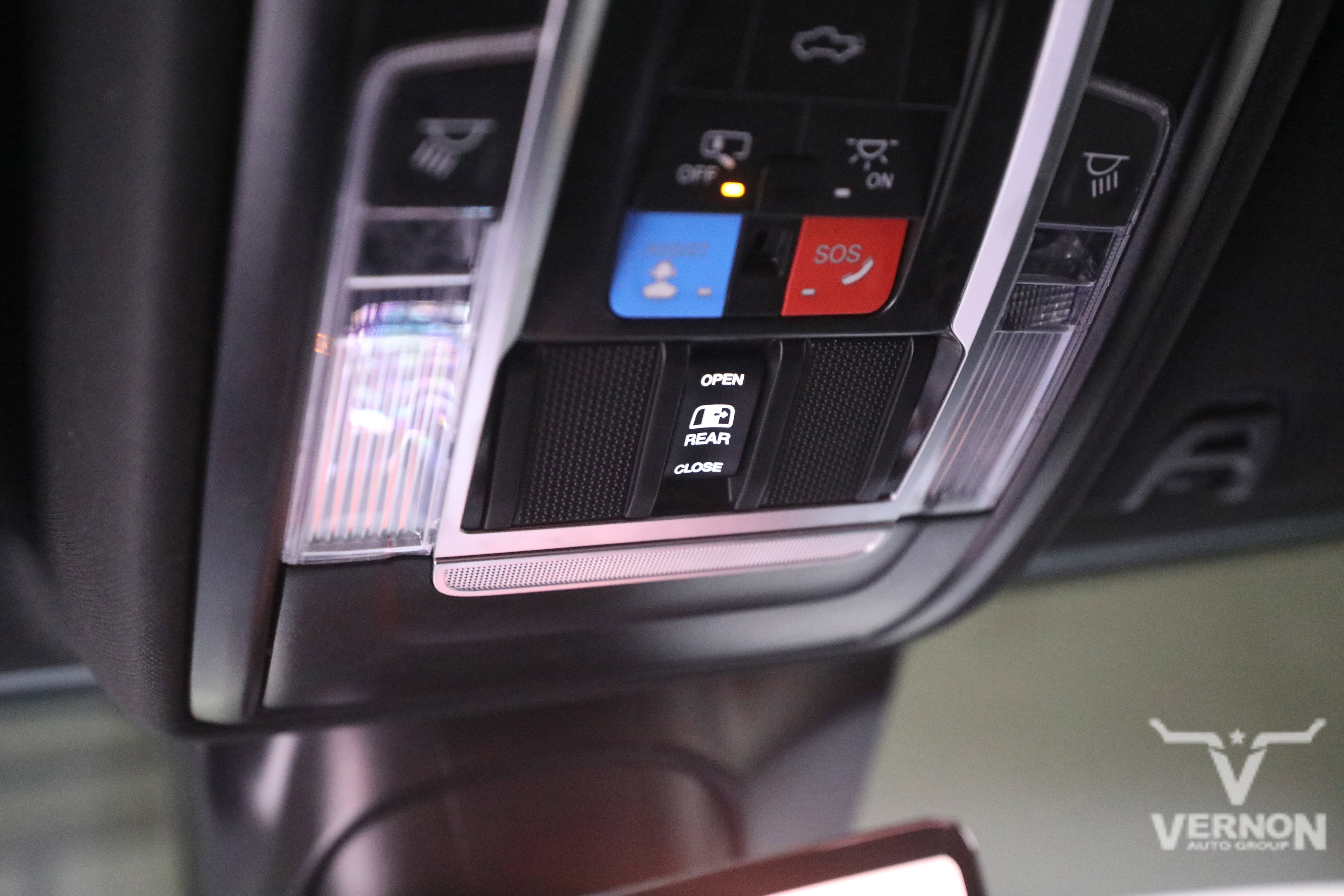 Used 2024 RAM 3500 Limited image 24