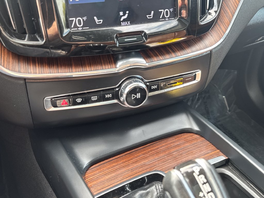 Used 2019 Volvo XC60 T5 Momentum w/ Protection Package Premier AWD/4WD image 25