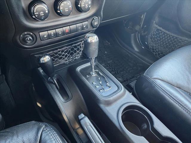 Used 2017 Jeep Wrangler Sahara AWD/4WD image 12