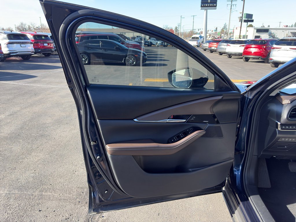 Used 2025 MAZDA CX-30 2.5 Turbo w/ Premium Plus Pkg image 11