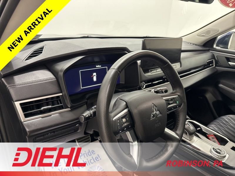 Used 2025 Mitsubishi Outlander SEL image 24