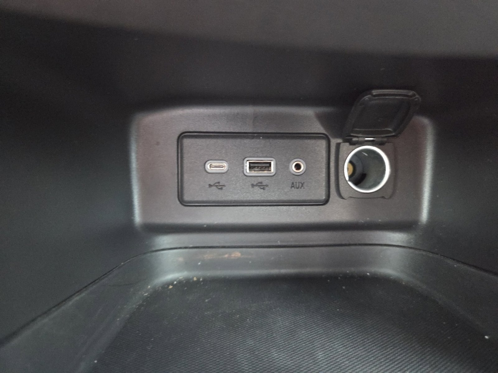 Used 2024 Chevrolet Equinox LT FWD image 9