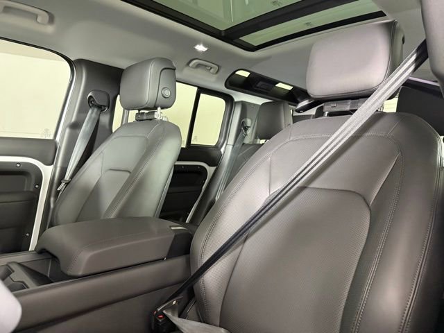New 2026 Land Rover Defender 110 X-Dynamic SE AWD/4WD image 15