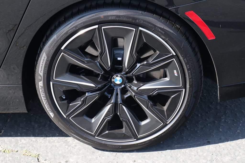Used 2026 BMW 740i w/ Premium Package RWD image 13