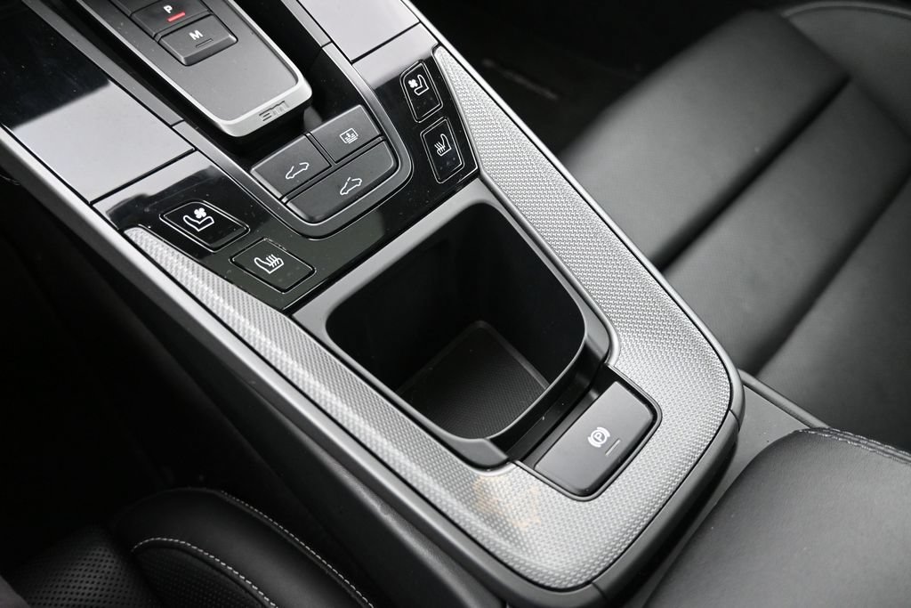 Certified 2022 Porsche 911 Carrera RWD image 12