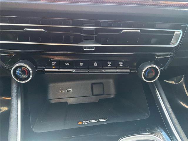 Certified 2024 Chevrolet Traverse RS image 24