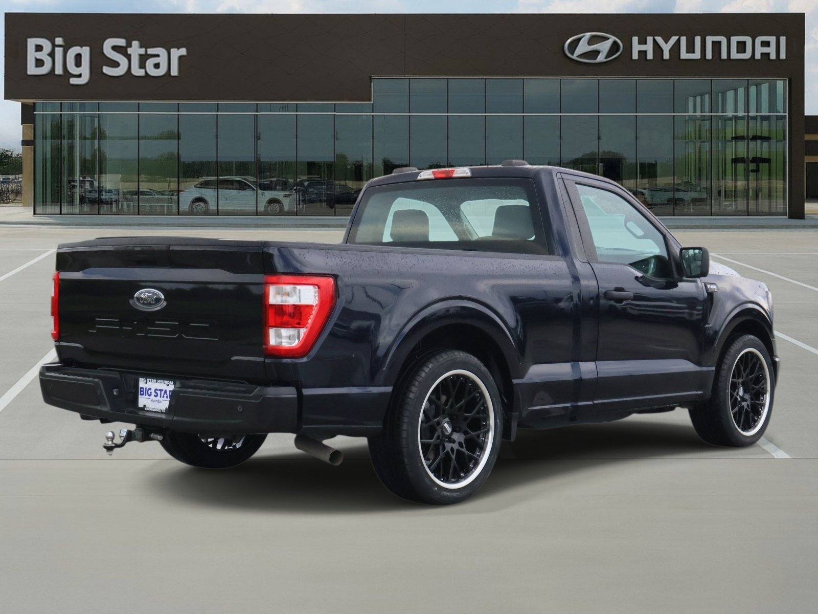 Used 2023 Ford F150 XL RWD image 4