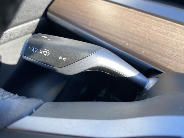 Used 2020 Tesla Model 3 Standard Range Plus image 22