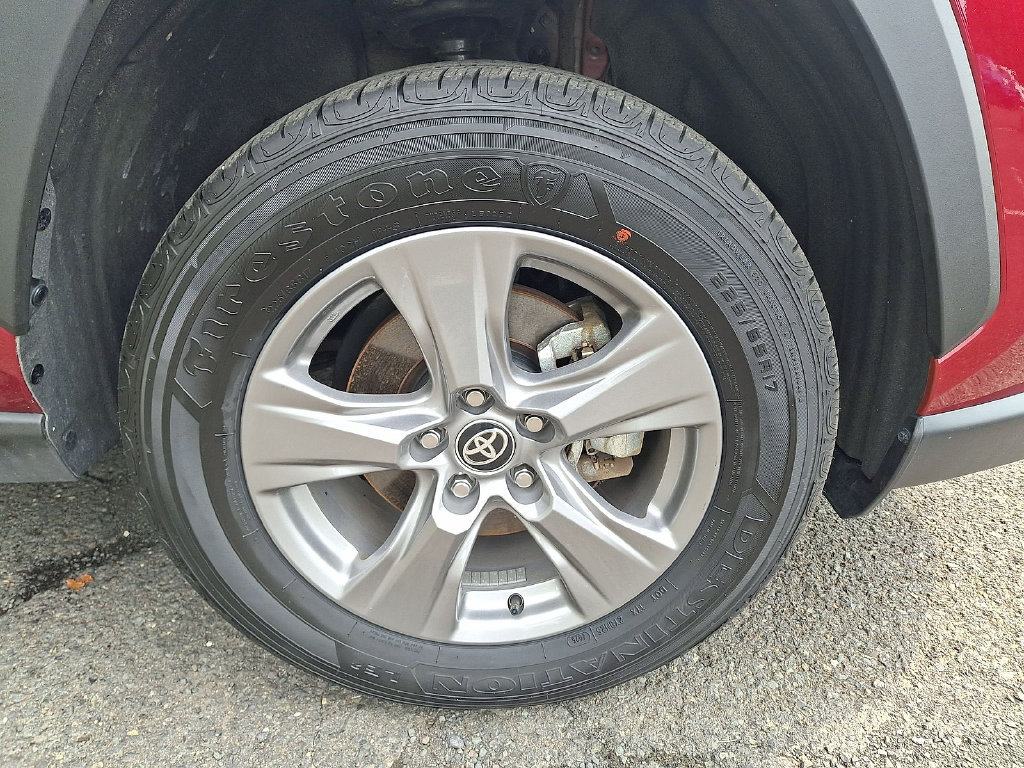 Certified 2025 Toyota RAV4 XLE AWD/4WD image 35