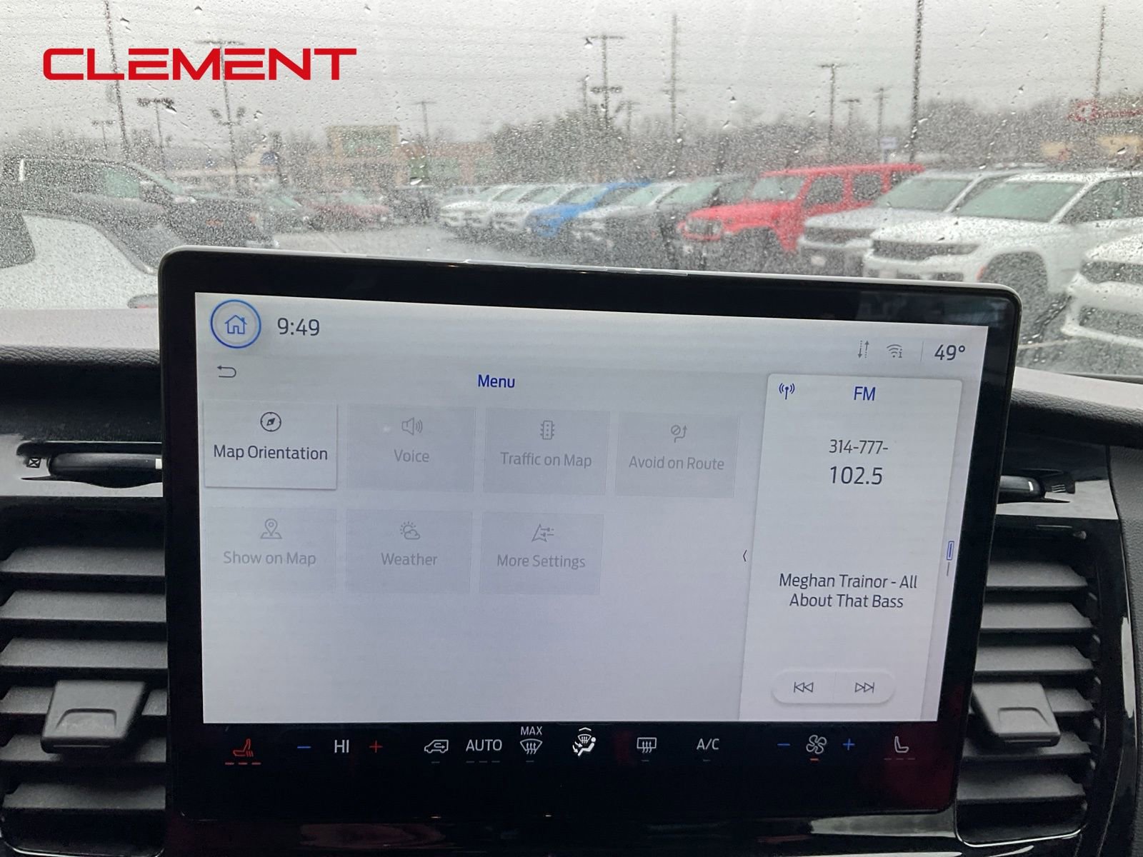 Used 2023 Ford Transit 350 XLT image 12