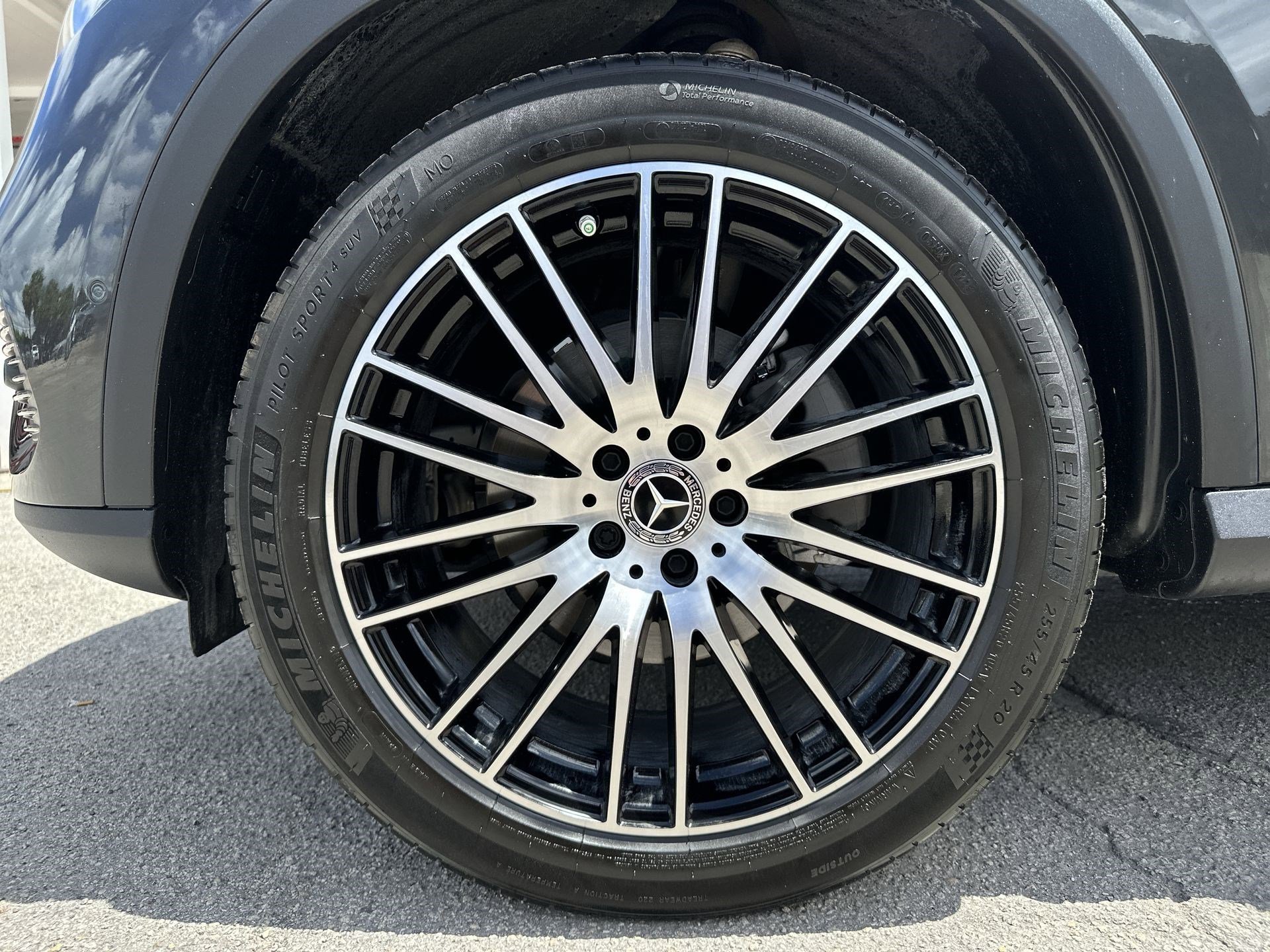 Used 2025 Mercedes-Benz GLC 300 image 18