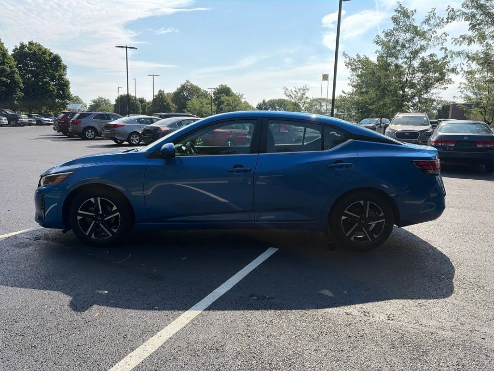 Used 2024 Nissan Sentra SV FWD image 9