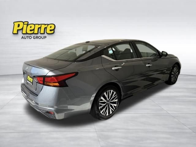 Used 2025 Nissan Altima 2.5 SV image 5