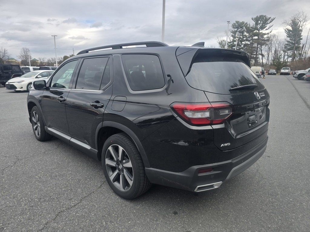 Used 2025 Honda Pilot Elite image 6