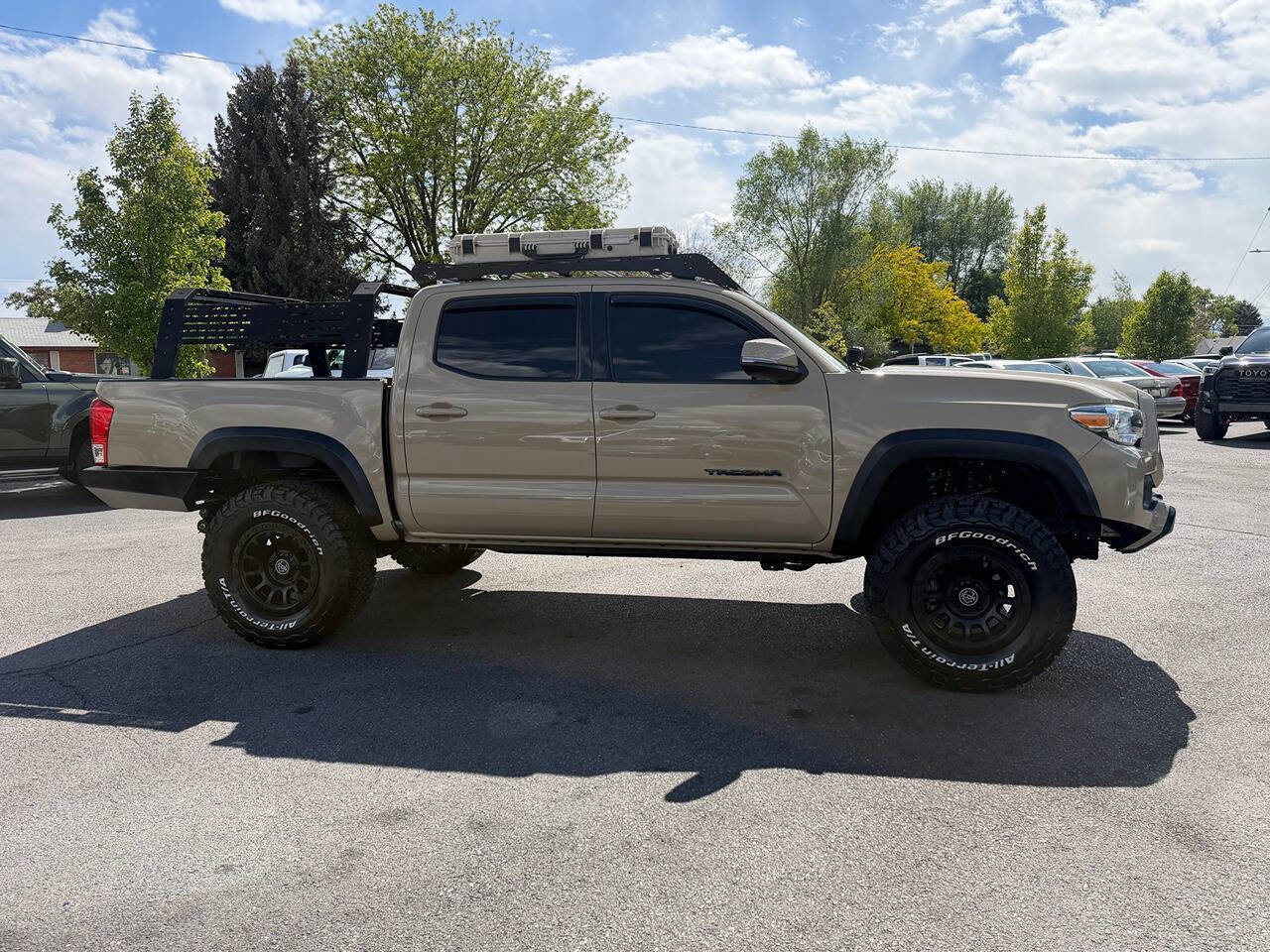 Used 2020 Toyota Tacoma TRD Off-Road w/ Technology Package AWD/4WD image 16