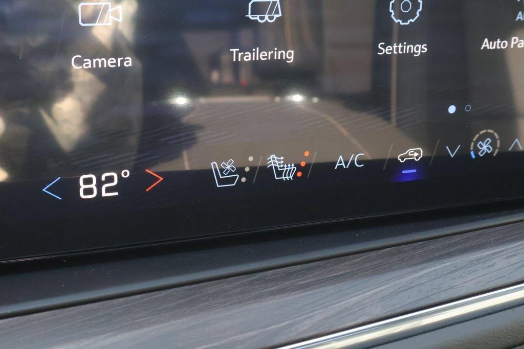 New 2026 Chevrolet Suburban Premier AWD/4WD image 31