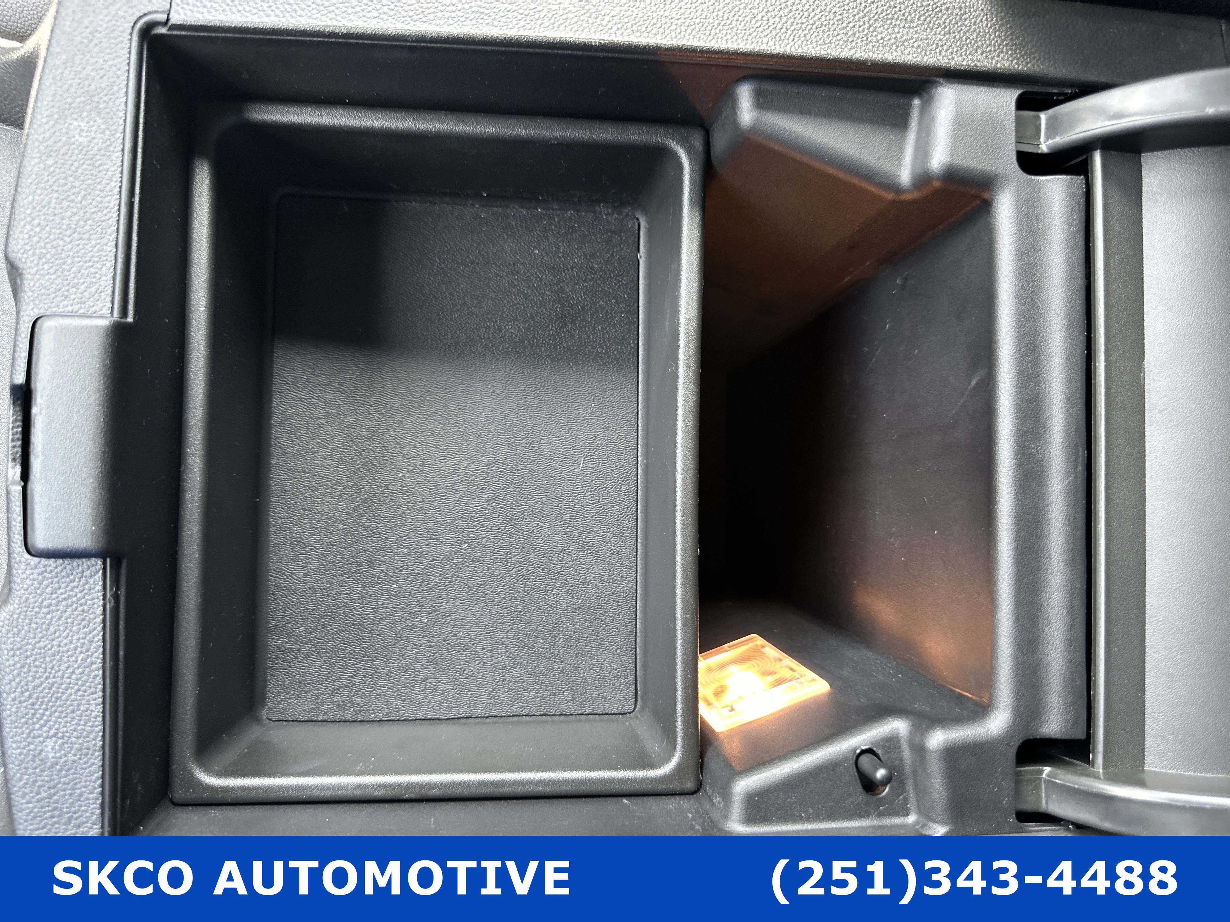 Used 2023 Chevrolet Traverse Premier w/ LPO, Cargo Package image 24